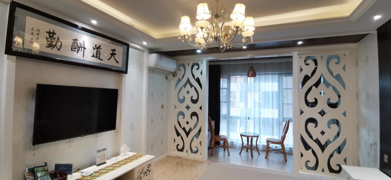 Doudou Meilan Fengqing Inn Jinghong Exterior photo